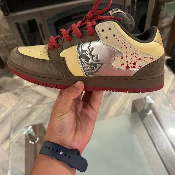 WL Reaper “Chainsaw” dunks